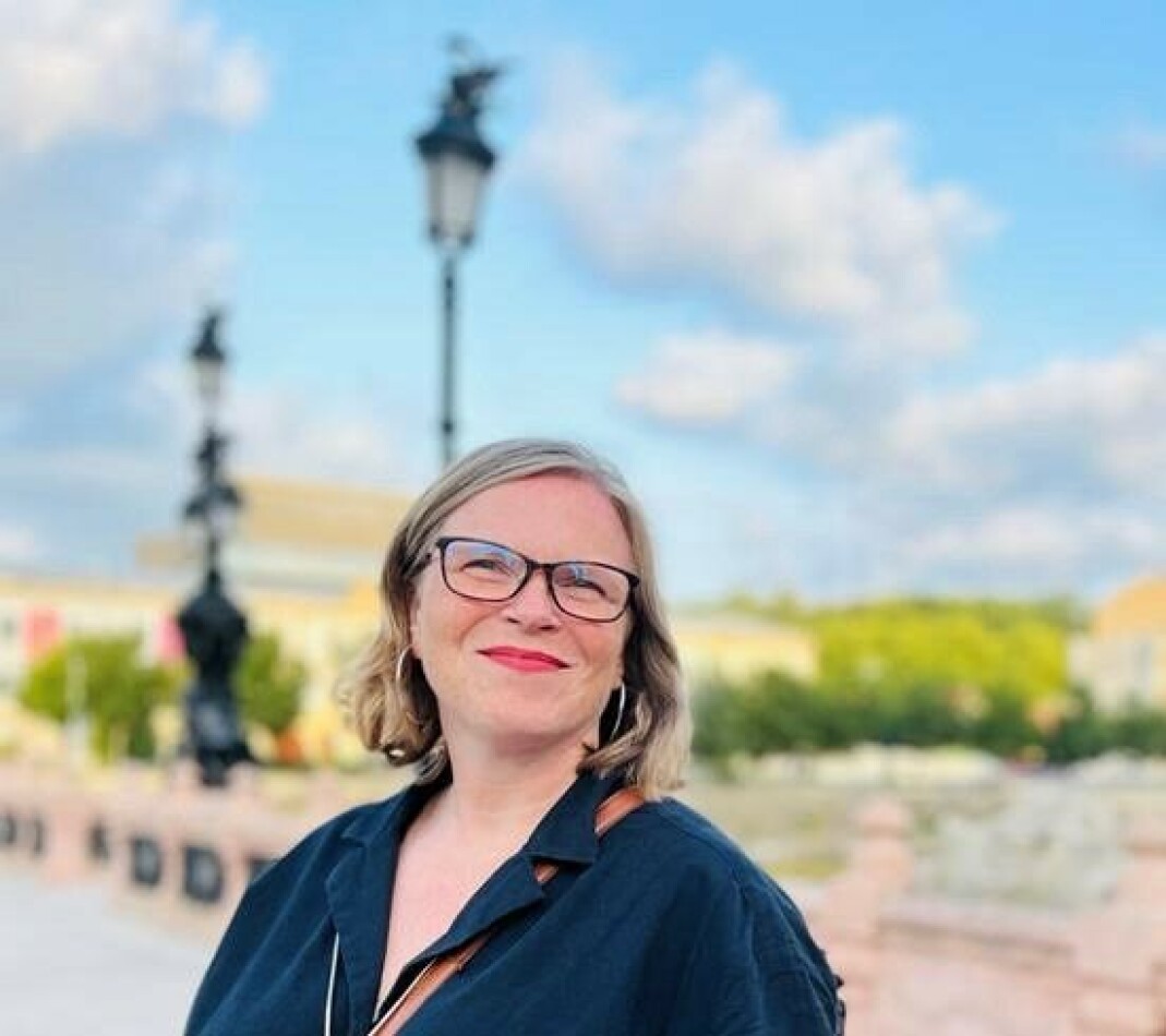 Professor Tone Hellesund var svært viktig for opprettelsen av Skeivt arkiv ved Universitetet i Bergen. For tiden fokuserer Hellesund sin egen forskning hovedsakelig på seksualiteshistorie og skeiv historie. Framover er Hellesund også prosjektleder for Queerdom, et stort forskningsprosjekt som skal undersøke skeive hjemmeliv og intimiteter. Men først skal hun ha ansvaret for avviklingen av Why (queer) history matters, en stor konferanse ved UIB sist i august. Professor Tone Hellesund var svært viktig for opprettelsen av Skeivt arkiv ved Universitetet i Bergen. For tiden fokuserer Hellesund sin egen forskning hovedsakelig på seksualiteshistorie og skeiv historie. Framover er Hellesund også prosjektleder for Queerdom, et stort forskningsprosjekt som skal undersøke skeive hjemmeliv og intimiteter. Men først skal hun ha ansvaret for avviklingen av Why (queer) history matters, en stor konferanse ved UIB sist i august.