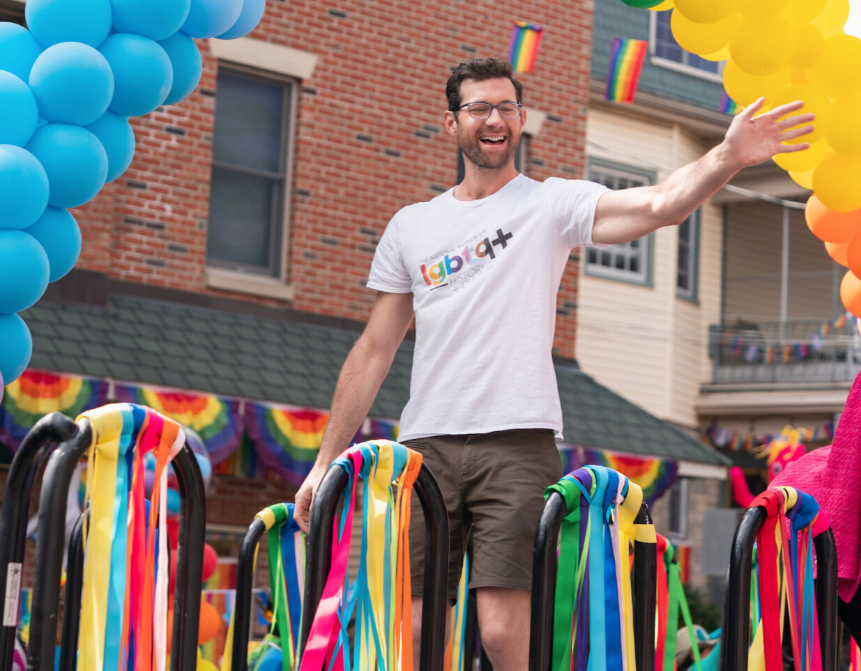 Universal testet «Bros» for å se om humoren satt hos et streit publikum. – Jeg spurte dem, «Tror dere at de testet ‘When Harry Met Sally’ og håpet at homsene forsto humoren?», forteller sier Billy Eichner som skrev manuset og spiller den ene hovedrollen. Universal testet «Bros» for å se om humoren satt hos et streit publikum. – Jeg spurte dem, «Tror dere at de testet ‘When Harry Met Sally’ og håpet at homsene forsto humoren?», forteller sier Billy Eichner som skrev manuset og spiller den ene hovedrollen.