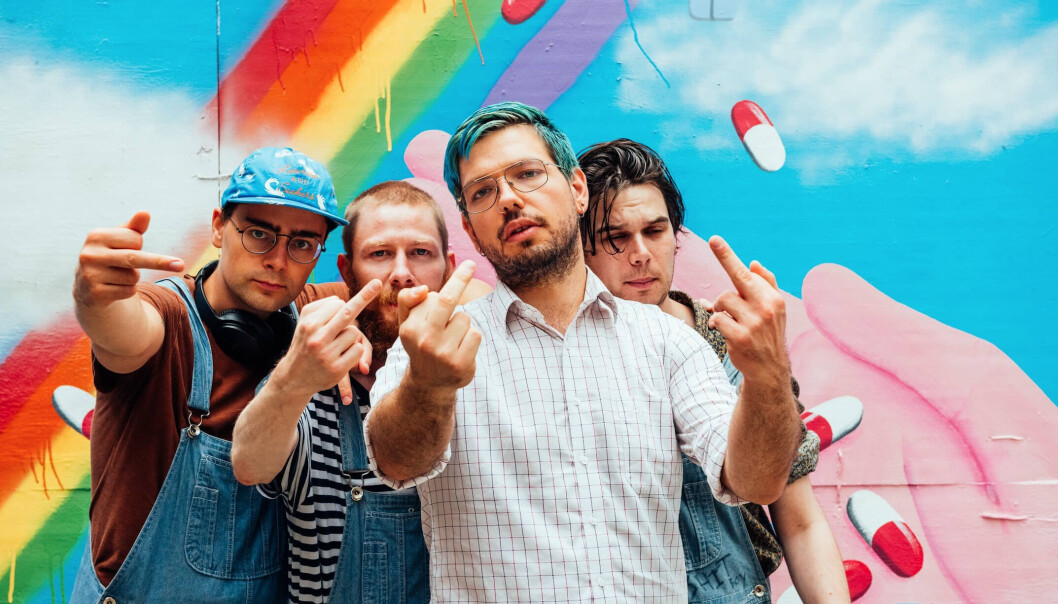 Liker du punk av den hardtslående og engasjerende sorten, er Joe & the Shitboys med fire biseksuelle veganere fra Færøyene et must på by:Larm. Liker du punk av den hardtslående og engasjerende sorten, er Joe & the Shitboys med fire biseksuelle veganere fra Færøyene et must på by:Larm.