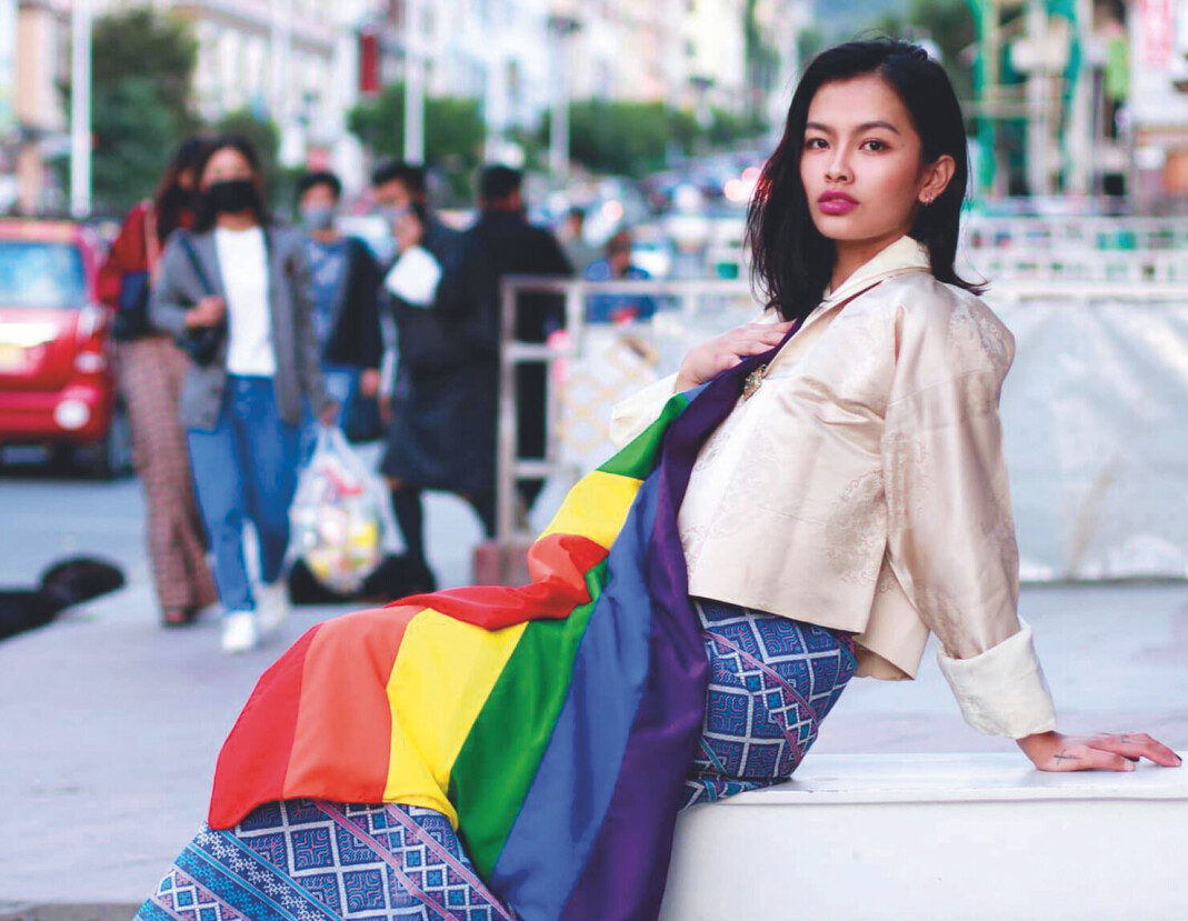 «Jeg ble overrasket over at jeg vant. Nå skal jeg jobbe videre og vise at jeg er Miss Bhutan-tittelen verdig», sier Tashi Choden. «Jeg ble overrasket over at jeg vant. Nå skal jeg jobbe videre og vise at jeg er Miss Bhutan-tittelen verdig», sier Tashi Choden.