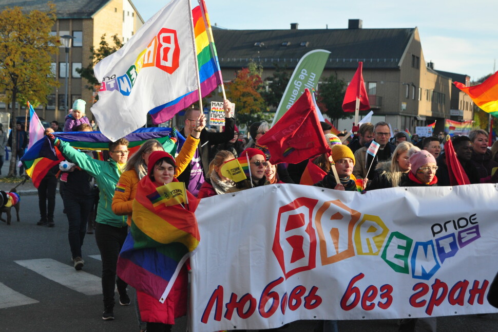 Rundt 300 personer møtte opp til parade da Barents pride ble avholdt i 2018.