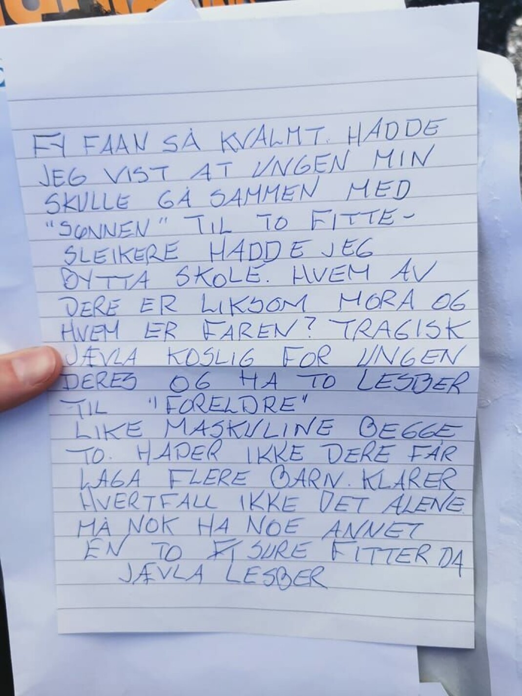 Ekteparet er overrasket over at noen kan få seg til å skrive noe sånt i 2022. Ekteparet er overrasket over at noen kan få seg til å skrive noe sånt i 2022.