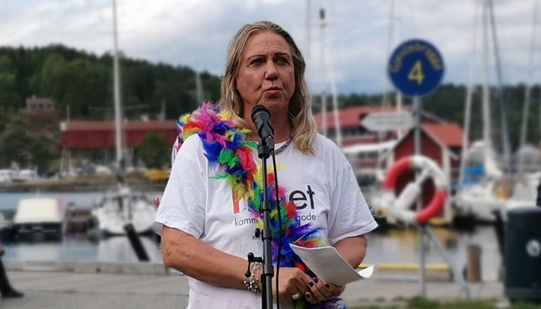 Jan Elisabeth Lindvik (68) er konstituert styreleder i FRI Oslo og Viken. Lindvik var tidligere leder i Forbundet for transpersoner i Norge og var fram til 2020 leder av masterstudiet i audiovisuell fortelling ved Høgskolen i Lillehammer. Hen er i dag politisk nestleder i FRI Oslo og Viken. Tidligere i år satt hen opp Norges første transmusikal, «Jenter som oss», basert på sin egen roman «Maos sin raude kjole» (2016). Her taler hen til Son Pride 3. september 2022. Jan Elisabeth Lindvik (68) er konstituert styreleder i FRI Oslo og Viken. Lindvik var tidligere leder i Forbundet for transpersoner i Norge og var fram til 2020 leder av masterstudiet i audiovisuell fortelling ved Høgskolen i Lillehammer. Hen er i dag politisk nestleder i FRI Oslo og Viken. Tidligere i år satt hen opp Norges første transmusikal, «Jenter som oss», basert på sin egen roman «Maos sin raude kjole» (2016). Her taler hen til Son Pride 3. september 2022.