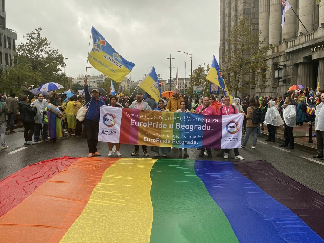 European Pride Organisers Association la ut dette bildet i sosiale medier bare 40 minutter før paraden begynte. De kalte samlingen historisk.