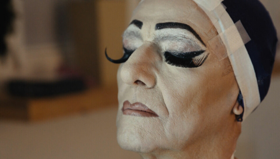 I dokumentarfilmen «Boylesque» møter vi Polens eldste dragqueen: 82 år gamle Andrzej Szwan, aka Lulla La Polaca. Filmen er en del av Bergen Internasjonale Filmfestival sitt skeive program «Propaganda Nights».