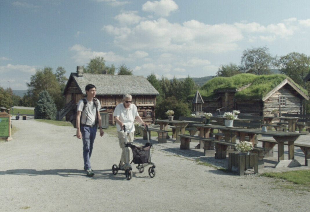 Liew Ceng Teng har jobbet med dokumentarfilmen, «Kim & Wenche - Retten til å elske», siden 2016. Her er han på besøk hos Kim. Liew Ceng Teng har jobbet med dokumentarfilmen, «Kim & Wenche - Retten til å elske», siden 2016. Her er han på besøk hos Kim. Liew Ceng Teng har jobbet med dokumentarfilmen, «Kim & Wenche - Retten til å elske», siden 2016. Her er han på besøk hos Kim. Liew Ceng Teng har jobbet med dokumentarfilmen, «Kim & Wenche - Retten til å elske», siden 2016. Her er han på besøk hos Kim.