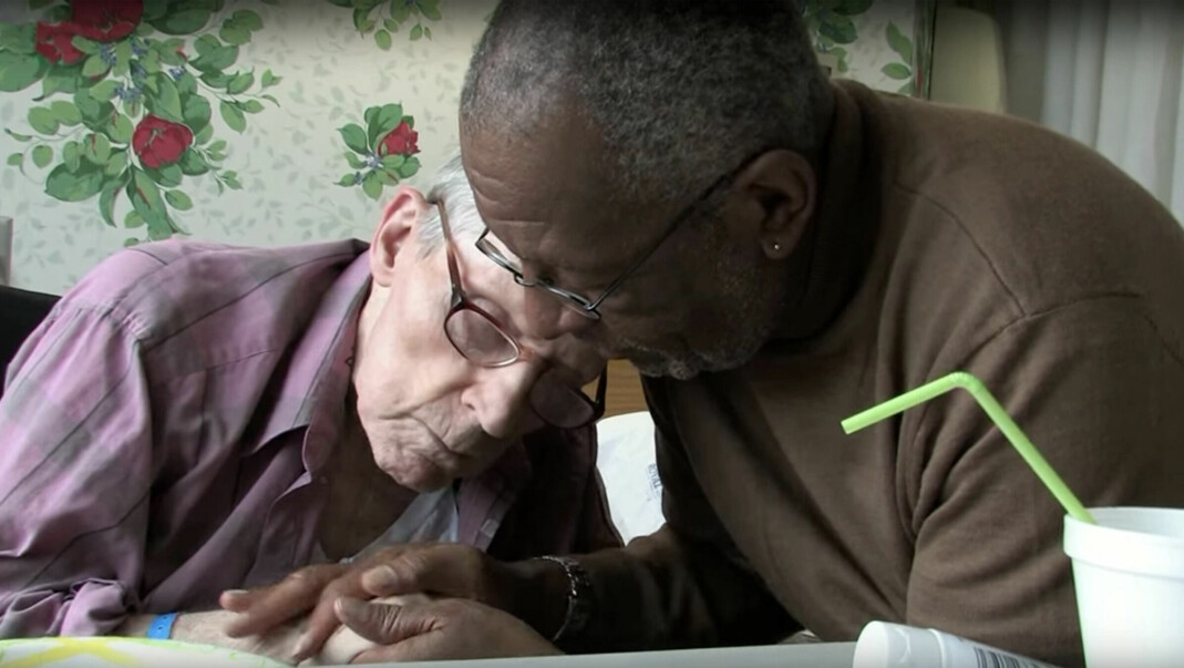 Illustrasjonsbilde hentet fra dokumentaren «Gen Silent» (2010), som følger livene til seks lhbt-seniorer som alle vurderer om de må tilbake i skapet for å kunne overleve i sine nye liv på pleiehjem.