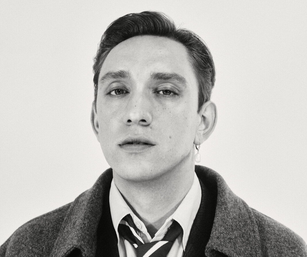 «Hideous Bastard», debutalbumet til Oliver Sim som han har jobbet med i to år, er produsert av bandkamerat Jamie xx. Låtene er inspirert av Sims kjærlighet til skrekkfilmer og egen livserfaring, og sirkler rundt tema som skam, frykt og maskulinitet. «Hideous Bastard», debutalbumet til Oliver Sim som han har jobbet med i to år, er produsert av bandkamerat Jamie xx. Låtene er inspirert av Sims kjærlighet til skrekkfilmer og egen livserfaring, og sirkler rundt tema som skam, frykt og maskulinitet.