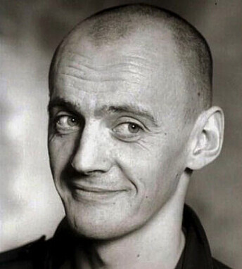 Jean-Luc Lagarce (1957-1995) er en av de mest spilte franske dramatikerne, men har enda ikke vært presentert for et norsk publikum. Lagarce ga ut 25 scenetekster før han døde av aids 38 år gammel og det var først etter sin død at han fikk det store gjennombruddet som dramatiker. I 2015 ble Berre verdas undergang filmatisert av Zavier Dolan og vant Grand Prix og Ecumenical Jury Prize 2016 i Cannes. Jean-Luc Lagarce (1957-1995) er en av de mest spilte franske dramatikerne, men har enda ikke vært presentert for et norsk publikum. Lagarce ga ut 25 scenetekster før han døde av aids 38 år gammel og det var først etter sin død at han fikk det store gjennombruddet som dramatiker. I 2015 ble Berre verdas undergang filmatisert av Zavier Dolan og vant Grand Prix og Ecumenical Jury Prize 2016 i Cannes.