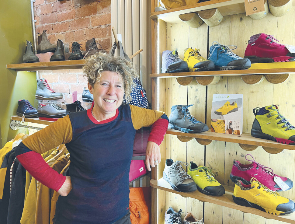 Heidi Rushton synes hun er heldig som får drive skobutikken Rubyshoesday i Hebden. Butikken har klart seg gjennom både finanskrise, flom, korona og brexit.