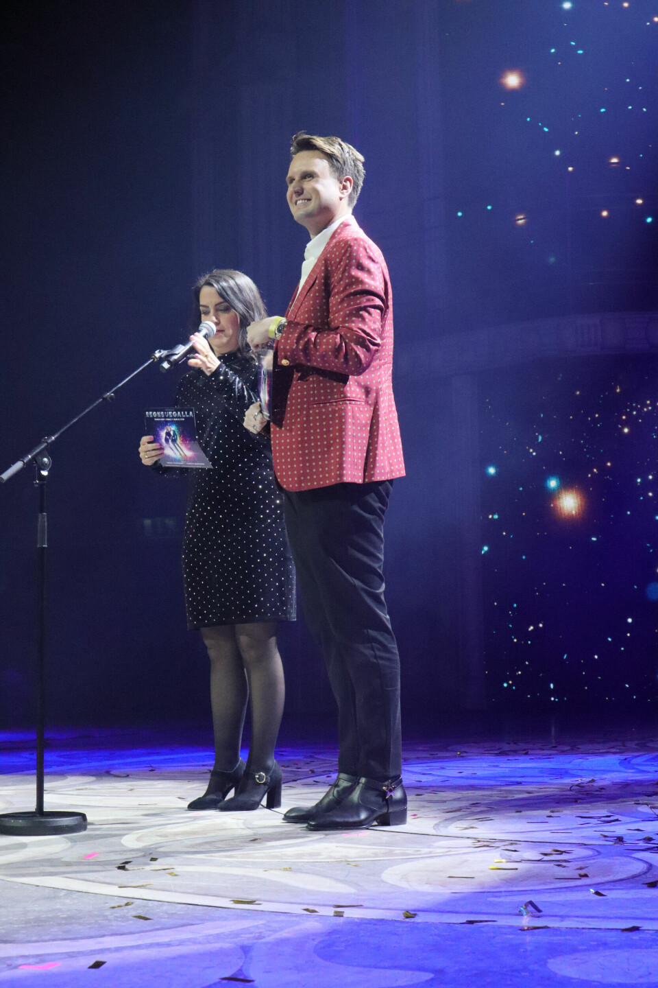 Kevin Vågenes og Cecilie Steinmann-Næss hadde ansvaret for prisen i kategorien Årets influencer.