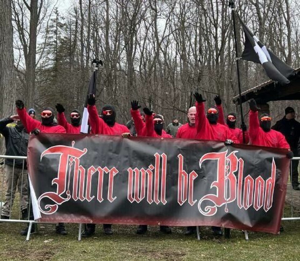 White Lives Matter of Ohio, Patriot Front, Proud Boys og den nynazistiske gruppen Blood Tribe reiste til Wadsworth Memorial Park for å protestere mot at en dragqueen leste en bok om humanisme skrevet av en 9 år gammel jente.