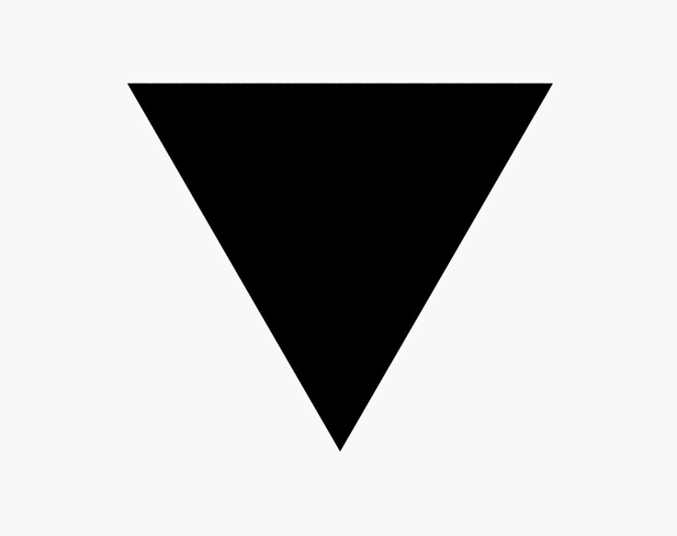 «Den svarte trekanten har blitt brukt som stolthetssymbol på samme måte som den rosa, blant annet av lesbiske kvinner.»