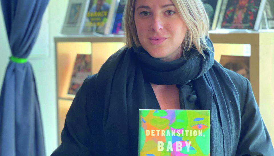 Torrey Peters’ «Detransition, Baby», er nå tilgjengelig på norsk, utgitt av Kagge Forlag og oversatt av Kirsti Vogt.
