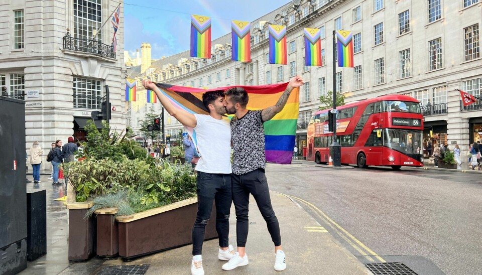 Ifølge LGBTQ+ Travel Safety Index er Brunei det farligst for homofile å reise til i 2023, etterfulgt av Saudi-Arabia og Nigeria. De tryggeste er Canada, Sverige og Nederland.