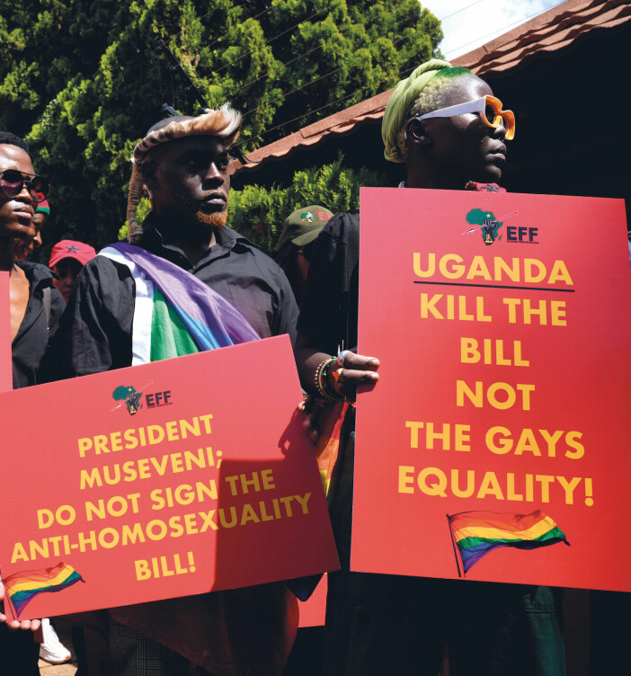 Aktivister demonstrerer i Sør-Afrika mot Ugandas
forbud mot homoseksualitet, 29. mai 2023.