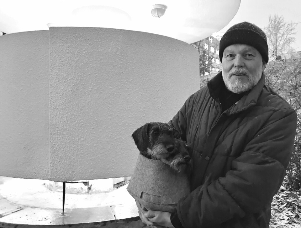 Per Barclay presenteres med nye og eksisterende verk fra hans 40-årige kunstneriske karriere på Henie Onstad Kunstsenter. I fjor reddet han også homsenes Kjærlighetskarusell på Bislett fra forfallet.