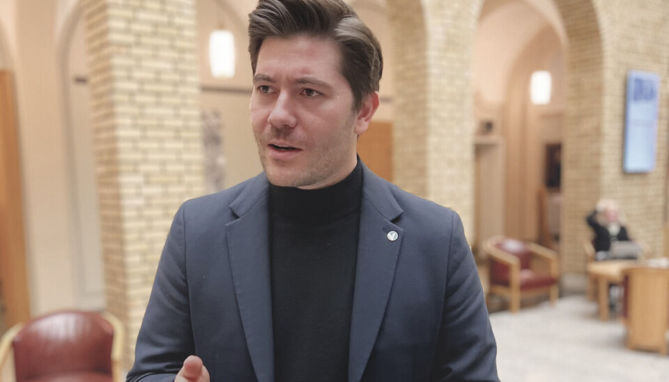 Grunde Almeland (V) og to andre Venstre-politikere fremmet i fjor forslaget om kjønnsnøytral Pater Est-lov. Foto: Reidar Engesbak.