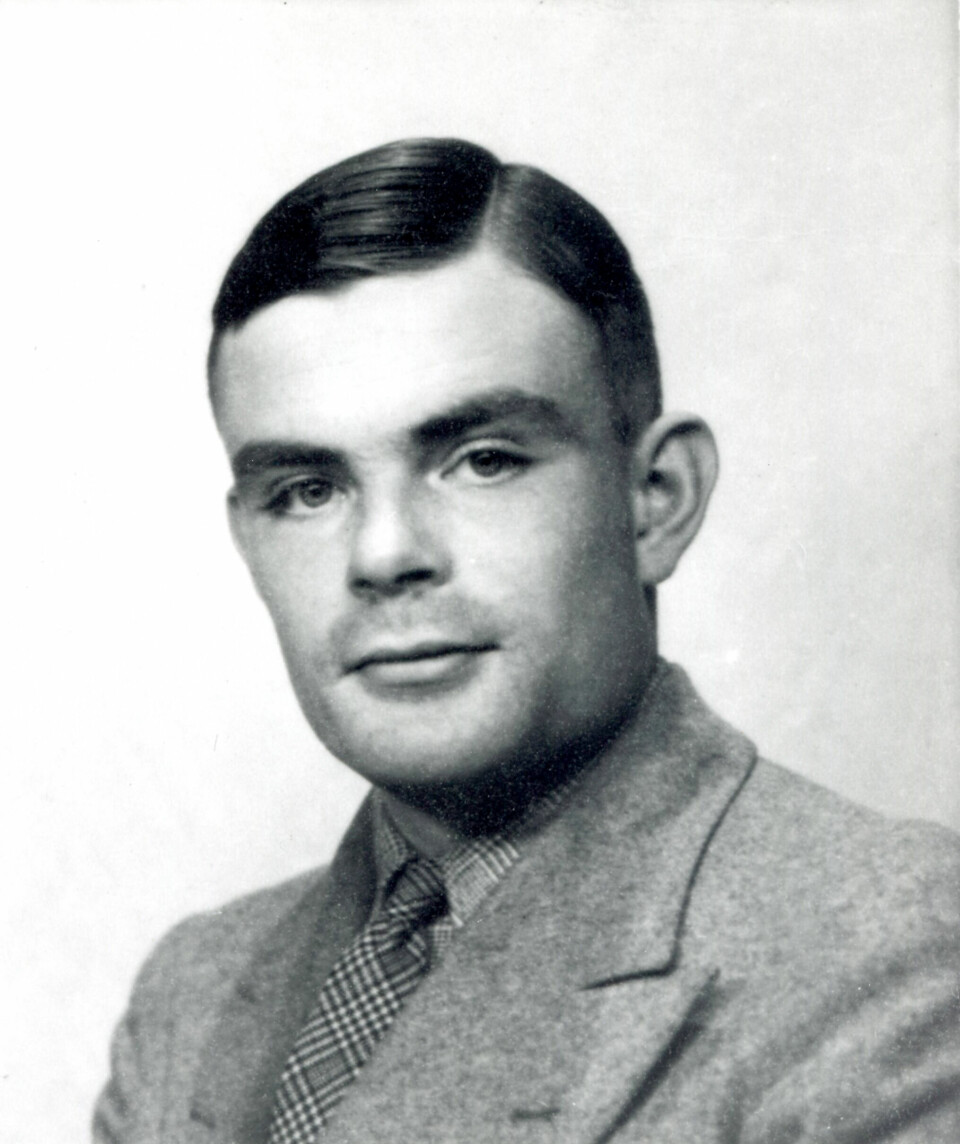 Pioneren Alan Turing hylles i dag for sin innsats mot tyskerne og hans forarbeid gjør at vi i dag kan kommunisere via datamaskiner, og uten datamaskiner – intet internett. Historikere over hele verden enes nå om at Turings arbeid var med på å forkorte krigen og spare tusenvis av menneskeliv.