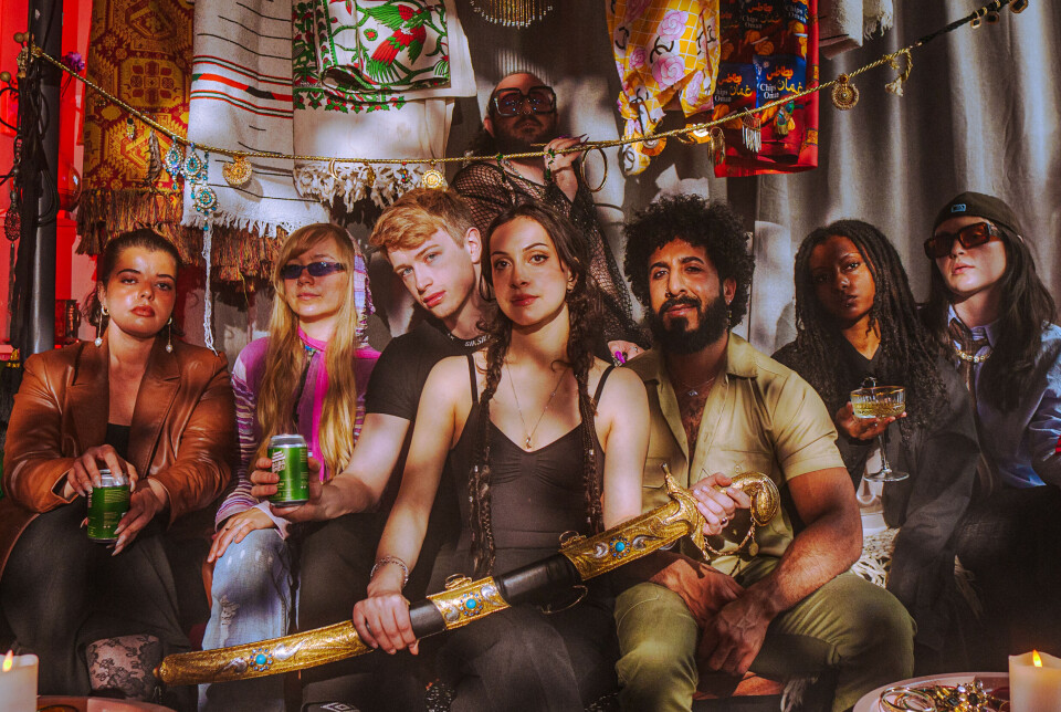 – Du kan ikke bestemme deg for å bli godt mottatt av hverken innvandrere eller det skeive miljøet