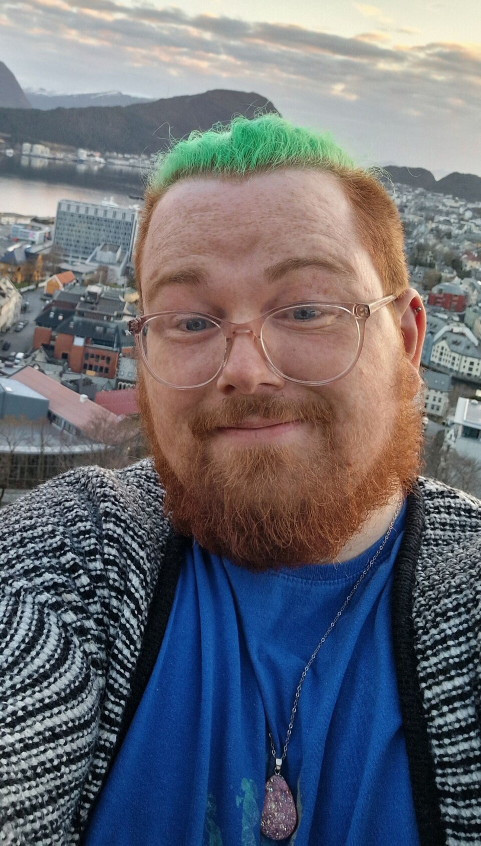 Per Kåre Blomvik, leder i Fri Møre og Romsdal ber Ålesund kommune svare for flaggforbudet forrige uke.