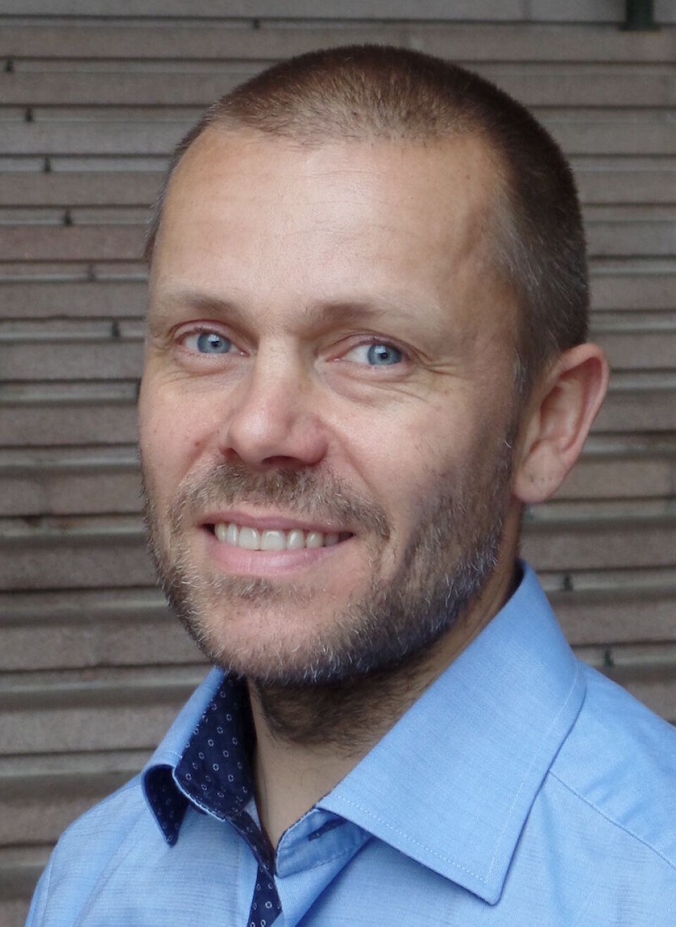 Forsker Rune Ellefsen ved Senter for ekstremismeforskning sier at selv om det kan være vondt å snakke om, er det viktig at erfaringene kan dokumenteres i forskningen.