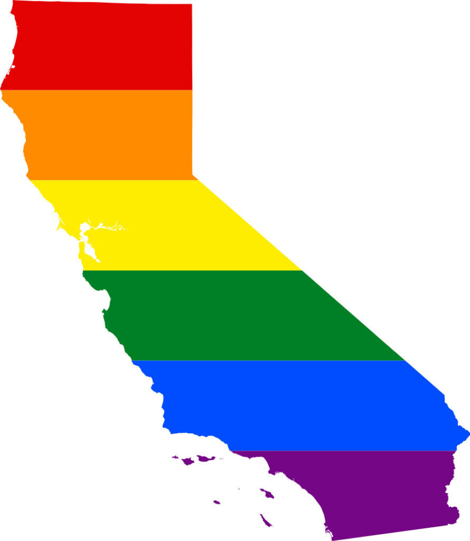 SAFETY act, som forbyr skoler å oute barn, er innført i California. Her ses kart over staten i regnbuenes farger.