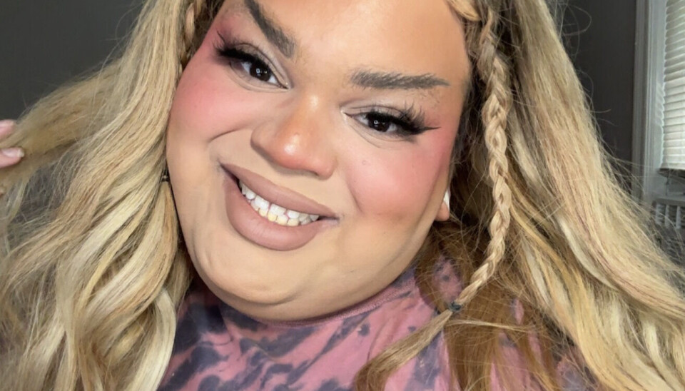 Jools LeBron står bak mot-trenden «demure».