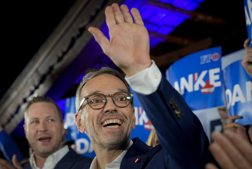 Frihetspartiets leder Herbert Kickl ble møtt av en jublende forsamling da valgseieren var et faktum.