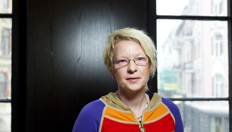 Dramatiseringen av forfatteren Beate Grimsruds roman «Jeg foreslår at vi våkner» har urpremiere 11. oktober på Det Norske Teatret.