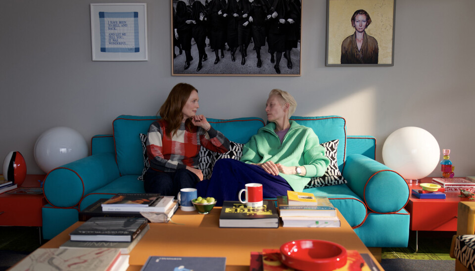 Julianne Moore og Tilda Swinton i Pedro Almadovars «The Room Next Door».