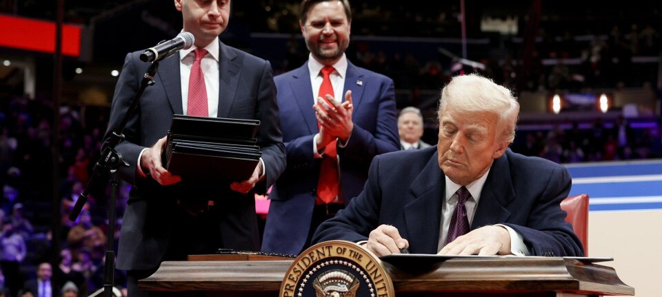 Dommer stopper Trump-beordret flytting av tolv transpersoner til mannsfengsler