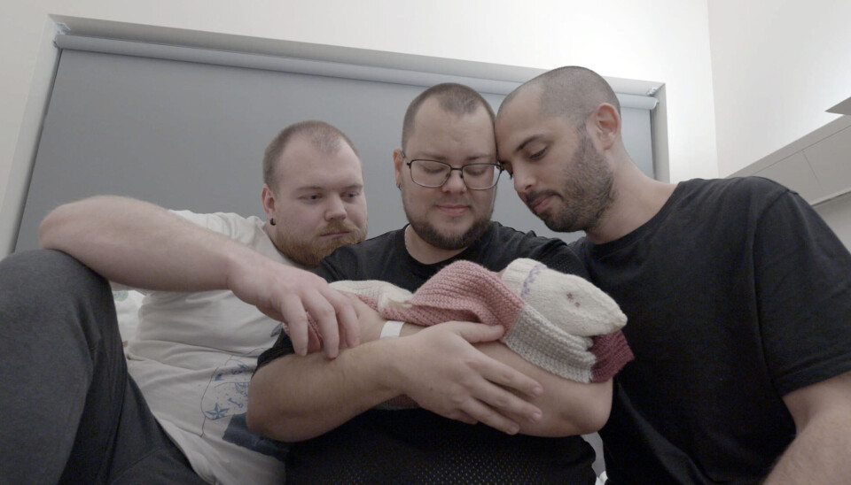 «Tre fedre» – som får den engelske tittelen «Fatherhood» – får premiere på dokumentarfilmfestivalen i greske Thessaloniki i mars.