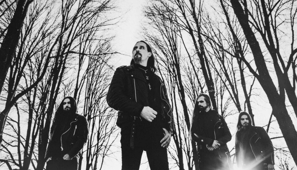 Kristian Espedal (foran) er skeiv - og frontfigur i et av verdens mest etterspurte svartmetallband, som snart er klare med nytt album.