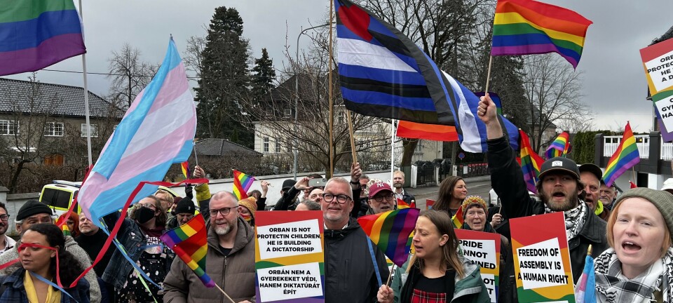 Utenfor Ungarns ambassade: Pride-protest og fest