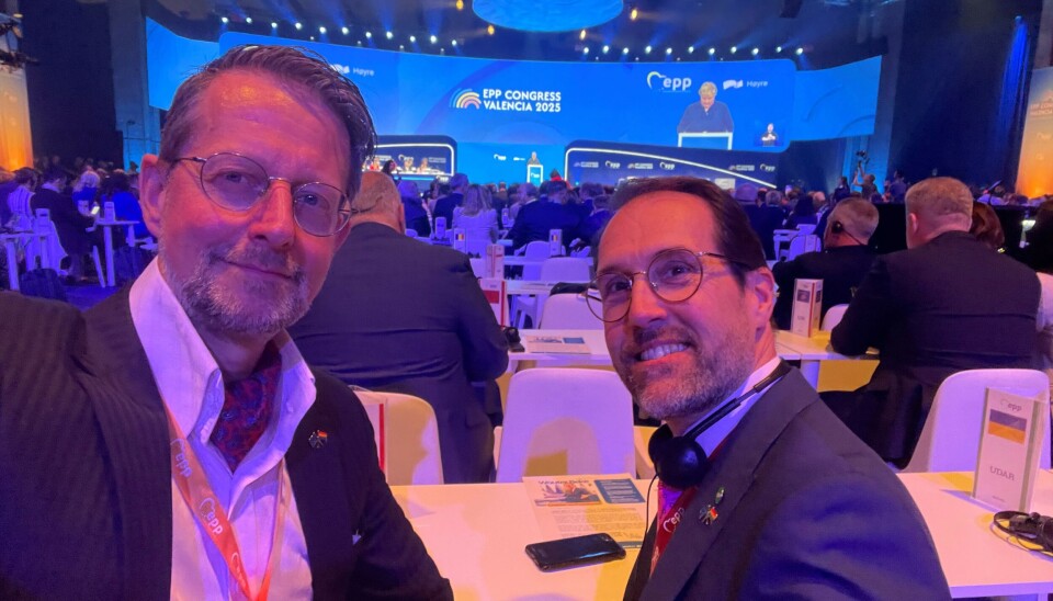 EPPride-president Helge Ytterøy L’orange (t.v)) og visepresident Gerben Horst fra Nederland på EPP-kongressen i Valencia