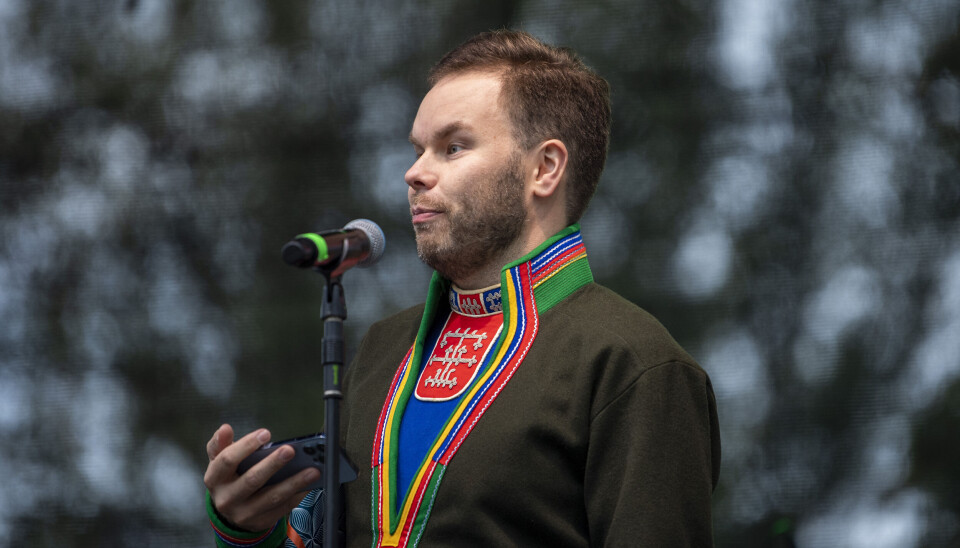 Tidligere sametingsråd Mikkel Eskil Mikkelsen tok sitt eget liv 13. februar i fjor.