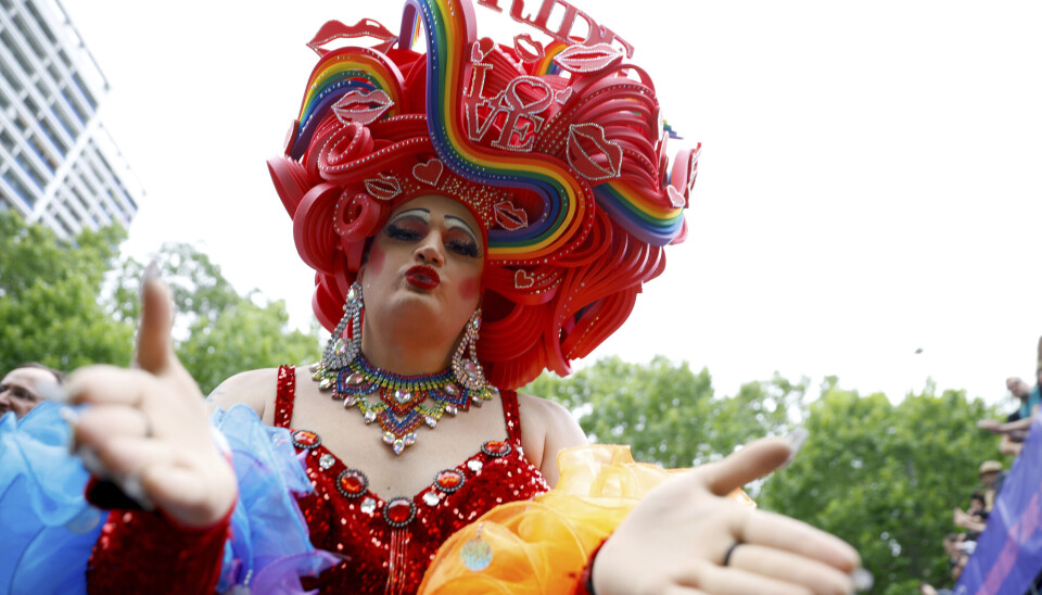 Titusenvis av berlinere deltok lørdag i den årvisse pride-paraden.