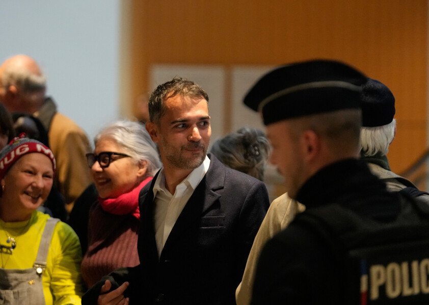 Ti personer tiltalt for nettmobbing av Frankrikes førstedame