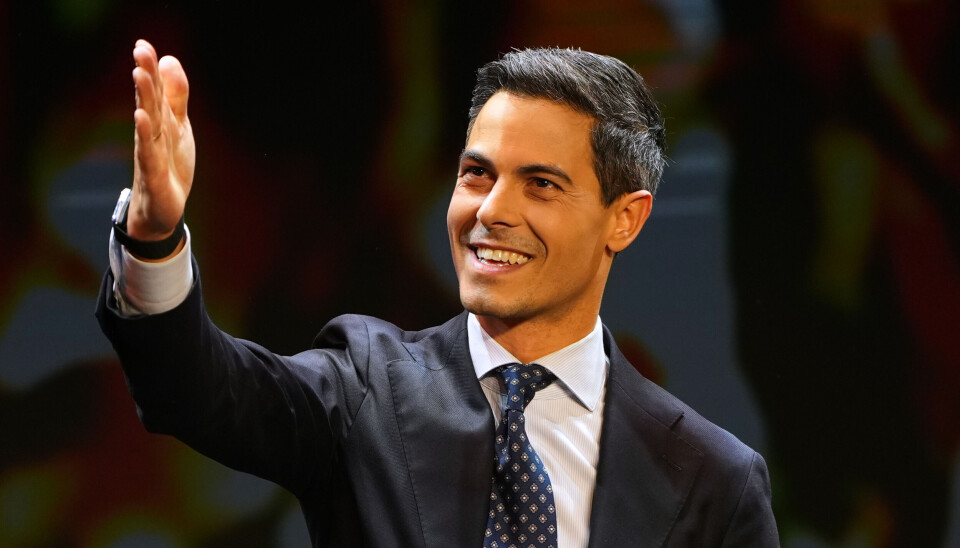 Han kan bli Nederlands neste statsminister og blir i så fall den yngste – og den første skeive. 38 år gamle Rob Jetten leder sentrumspartiet D66.