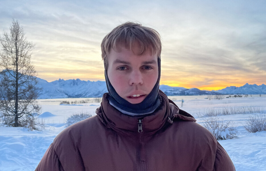 afrikalik Gey harbiy yashirin kamera